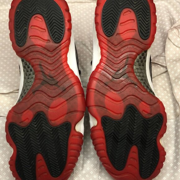 Air Jordan 11 Bred – Size 10.5 - Picture 2 of 8